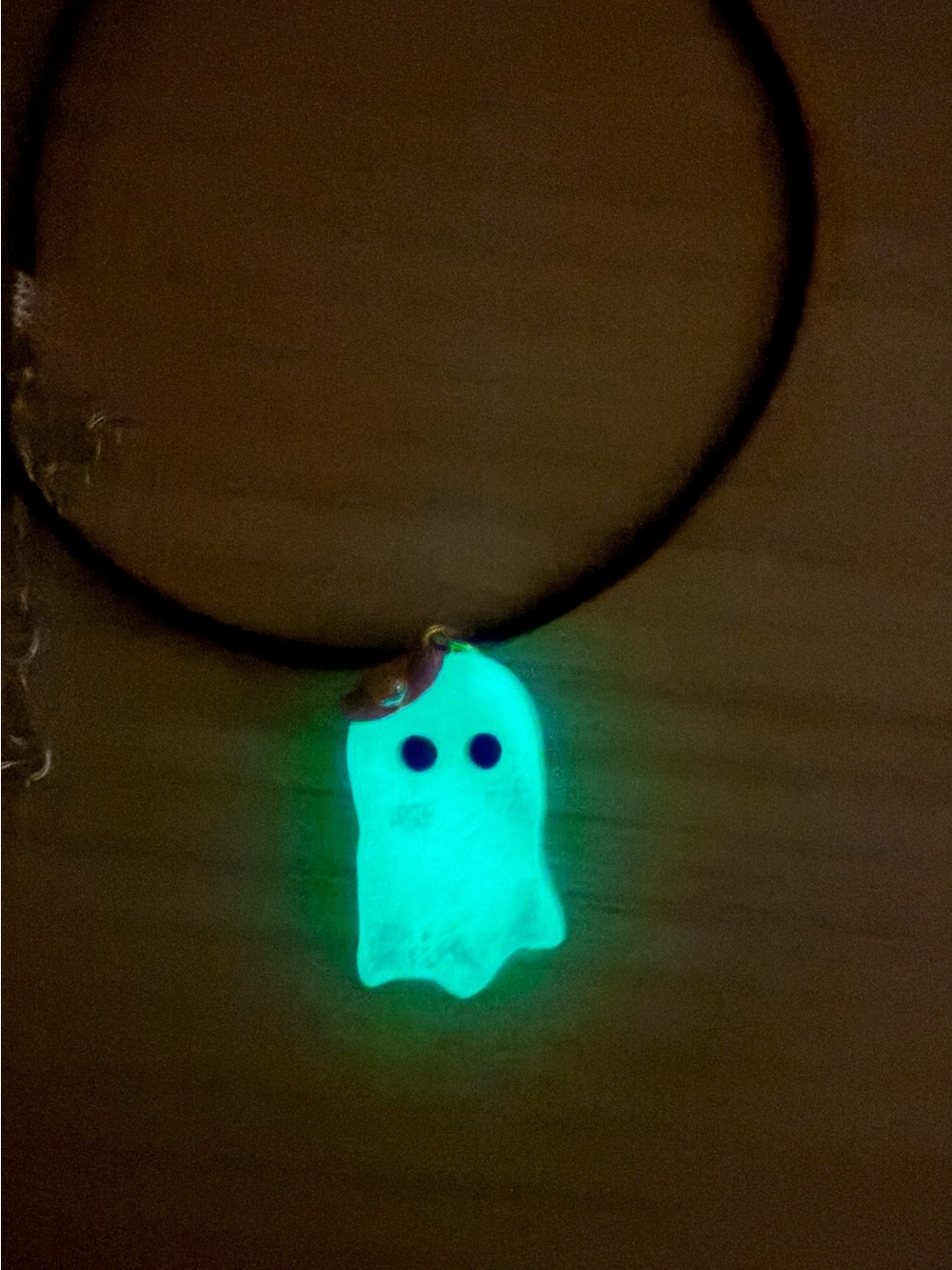 Glow in the dark! Polymer clay Ghost necklace - Picture 1 of 2